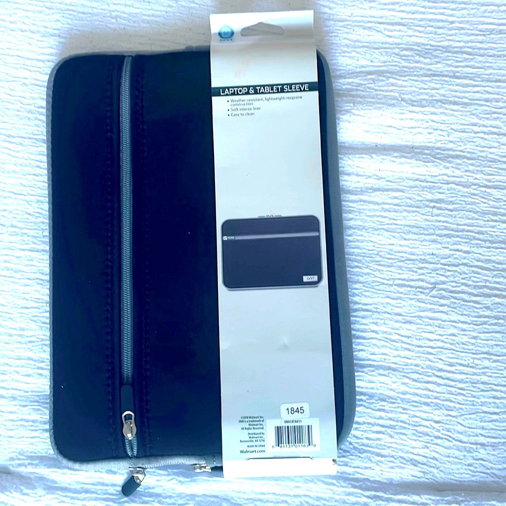 Laptop Sleeve & Tablet Sleeve
For laptops and tablets up to 12"